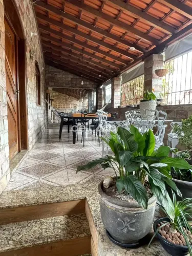 Casa mobiliada para locação, 5 quartos, 2 suítes, 1 vaga de garagem no Minascaixa, Belo Ho