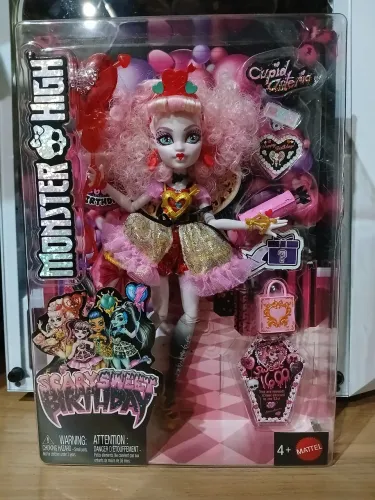 Reservada até amanhã de manhã! Pronta entrega Monster high Cupido G3 1600 anos