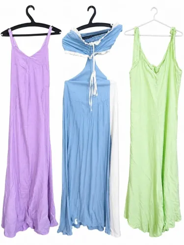 Roupas semi novas