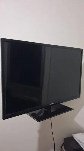 Vendo tv semp Led ( nao é smart) com defeito