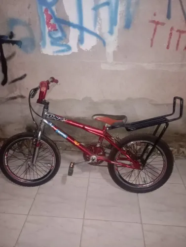 Bicicleta DNZ aro 20 vermelha com rabetão