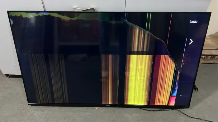 TELEVISÃO SEMP ROKU 50 POLEGADAS - MODELO 50RK8600 V2 (TELA QUEBRADA)