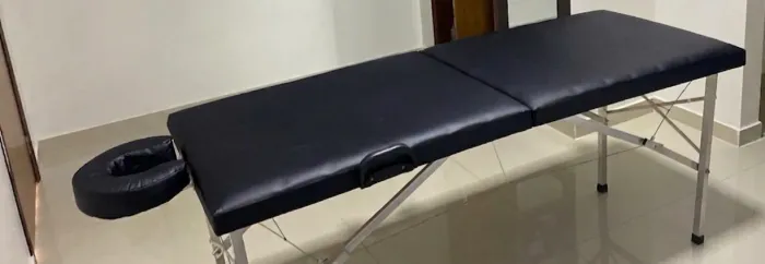 Maca maleta com rodinhas e cabeceira 