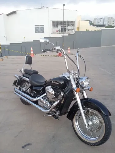 Shadow 750