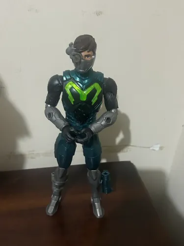 Boneco do Max Steel