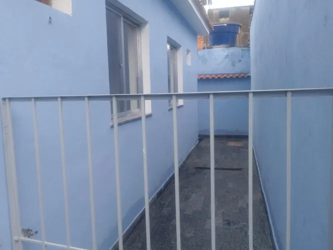 ALUGA-SE CASA **** PRIMEIRA LOCAÇÃO****