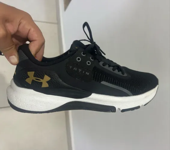 Tenis Under Armour Tribase Lift - Original