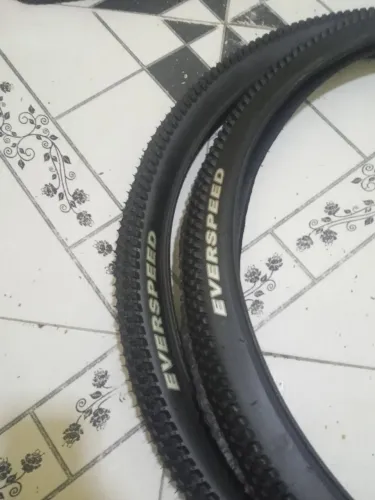 Par de pneus aro 29 zerado