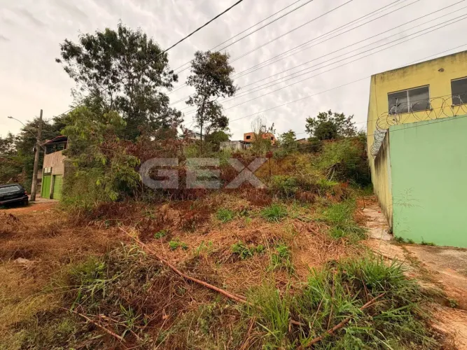 Terreno à Venda no Bairro nações em Divinópolis MG.