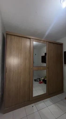 Guarda-roupa grande seminovo