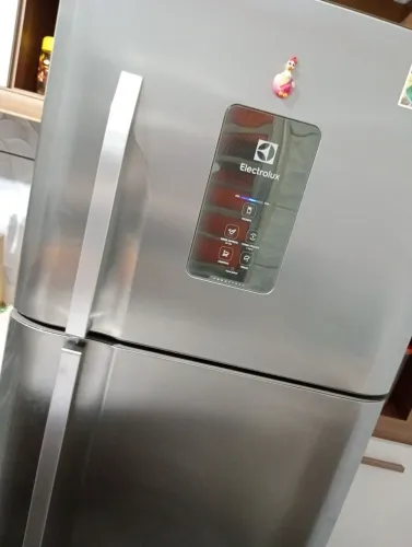 Geladeira Electrolux 430 litros funcionando normalmente