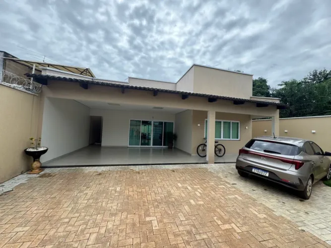 Vendo casa na 1103 sul 