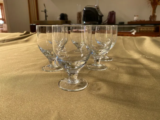 Conjunto de 06 Taças Pequenas de Vidro (Perfeitas)