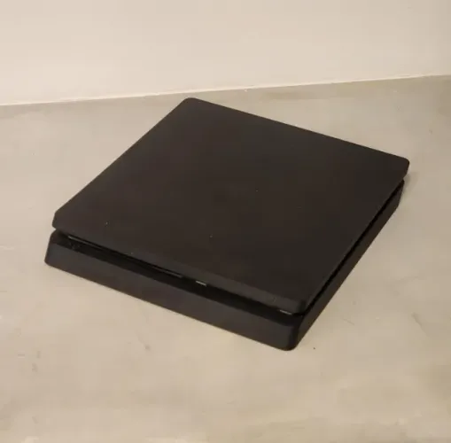 Playstation 4 500GB com 3 controles + jogos