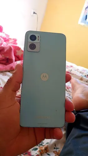 Celular semi novo