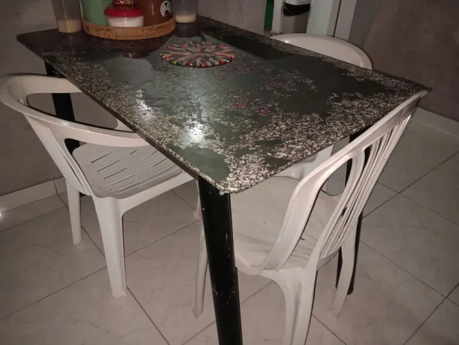 Vendo mesa de jantar