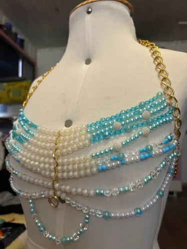 Top de miçangas