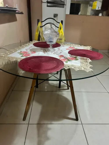 Mesa de Jantar de vidro