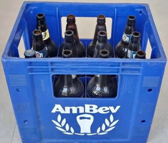 Kit 4 engradados Ambev com casco litrão