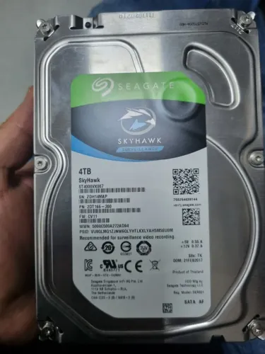 HD Seagate SkyHawk 4TB modelo ST4000VX007.