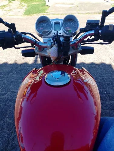 Vendo CBX Twister bem conservada!!!