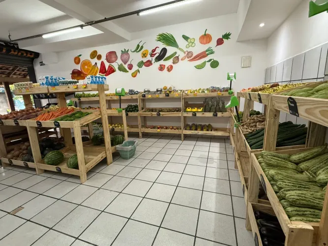 Prateleiras/ gôndolas/ ilhas/ central para hortfruti/ quitanda/ mercado 