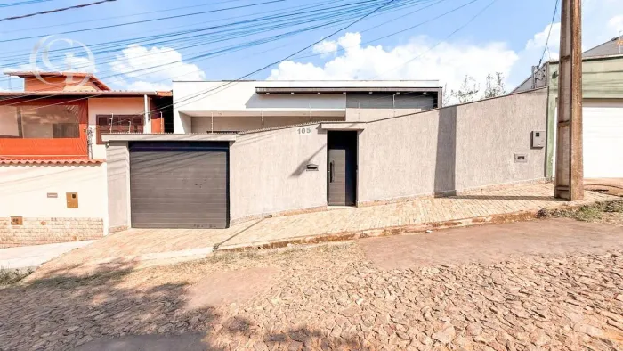Casa com 3 quartos à venda, 250 m² por R$ 899.900 - Fontesville - Juiz de Fora/MG