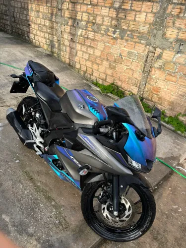 R15 Extremamente Nova