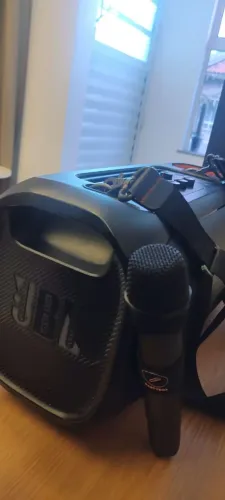 JBL One the go com microfone