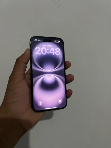 V/T IPhone 16 com caixa
