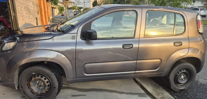 Fiat Uno Attractive 1.0 EVO Fire Flex 8V 5P 2021