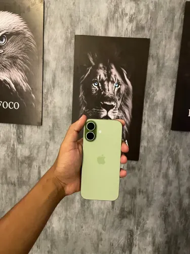 iPhone 17