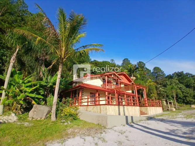 Casa comercial 350m² no bairro Vargem Grande SC401, em Florianópolis.