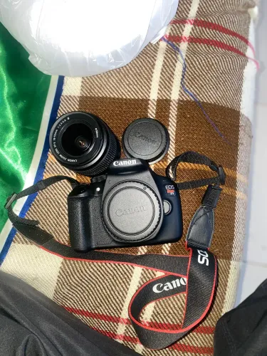 Canon EOS REBEL T5 3700 Cliques