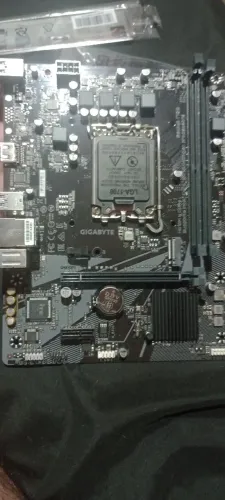 Placa mãe gigabyte nova