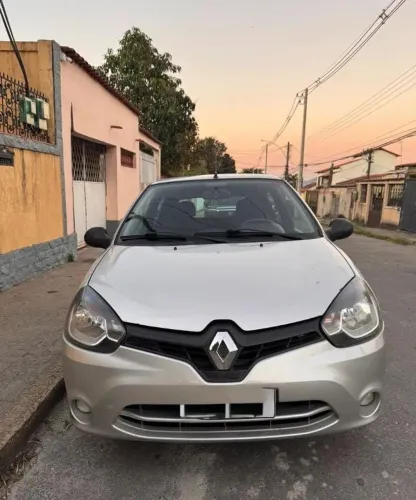 Vendo Clio Authentique 1.0 Hi-Power 2014 quitado