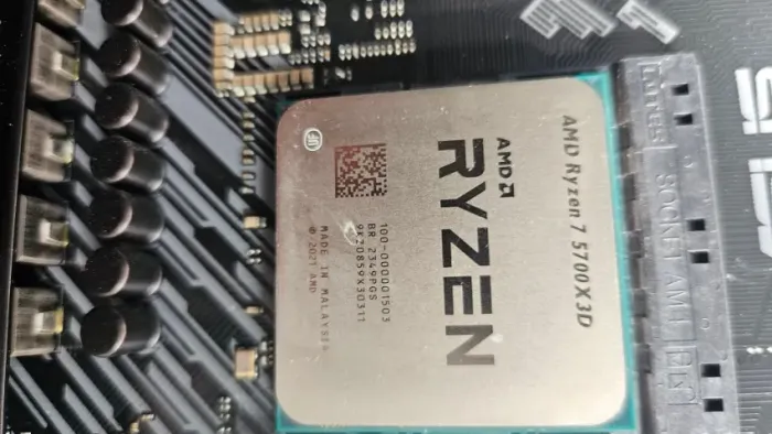 Ryzen 5700x3d + 32gb memória 3600 mhz