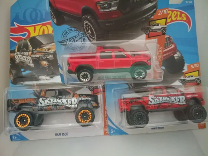 Lote com 3 HOT WHEELS RAM 1500 RARAS 2017