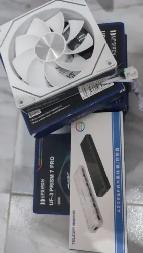 Vendo 3 cooler Argb branco com controladora 