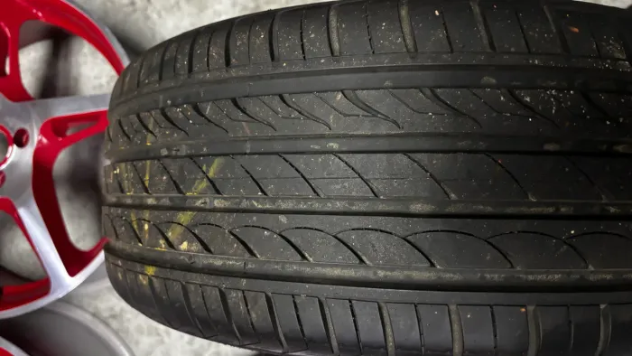 Rodas Aro 18 Diamantadas Vermelhas + 2 Pneus | R$ 5.300