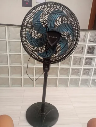 Vendo Ventilador de pé Cadence