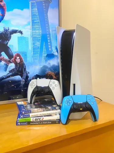 PS5 SLIM 825 GB + 02 CONTROLES DUALSENSE