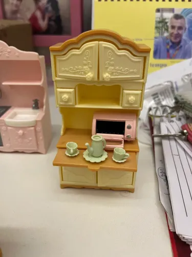 Sylvanian Family Set Cozinha (armário + mesa + acessórios)