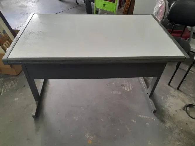 Mesa de Escritório 