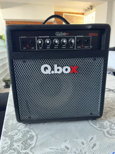 Amplificador de contrabaixo, Teclado