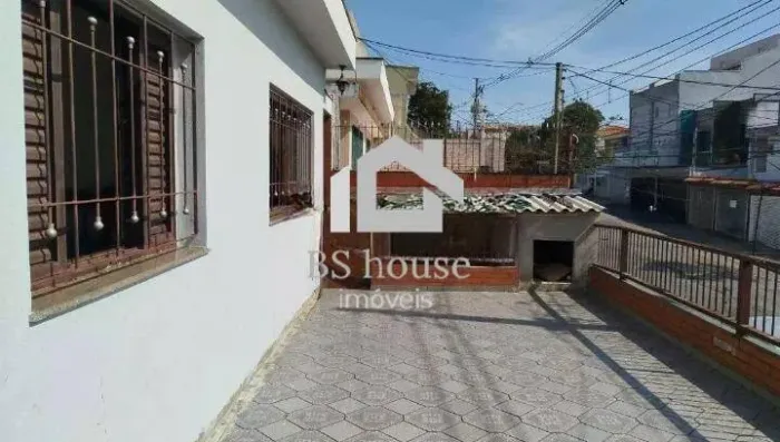 Vila Alzira - Casa Assobradada à venda com 200 m², 3 vagas e churrasqueira