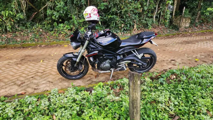Vendo street. Triple 765s ou  troco por carro 