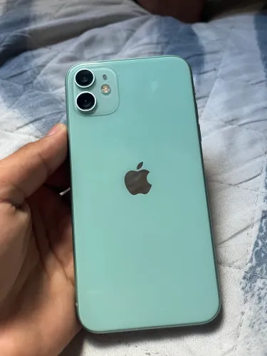iPhone 11 verde