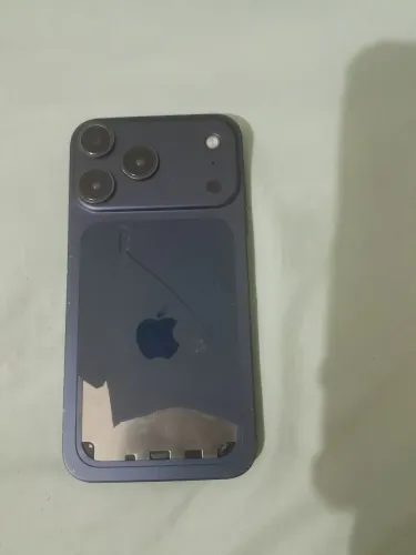 Iphone 11 na carcaça do 17 pro