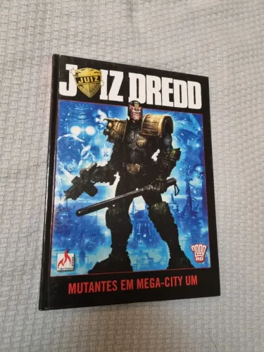Juiz Dredd - Mutantes em Mega-City Um (HQ Mythos Capa Dura)